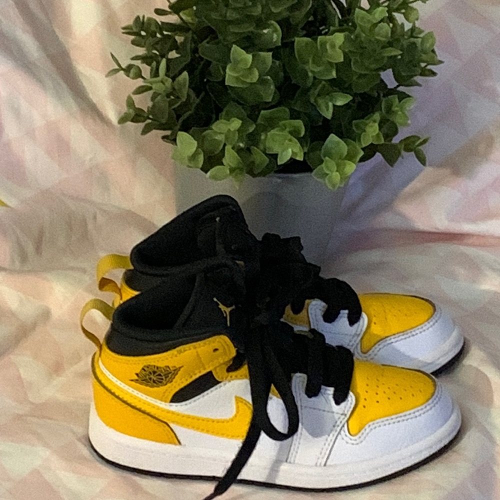 Yellow Toe Jordan 1’s